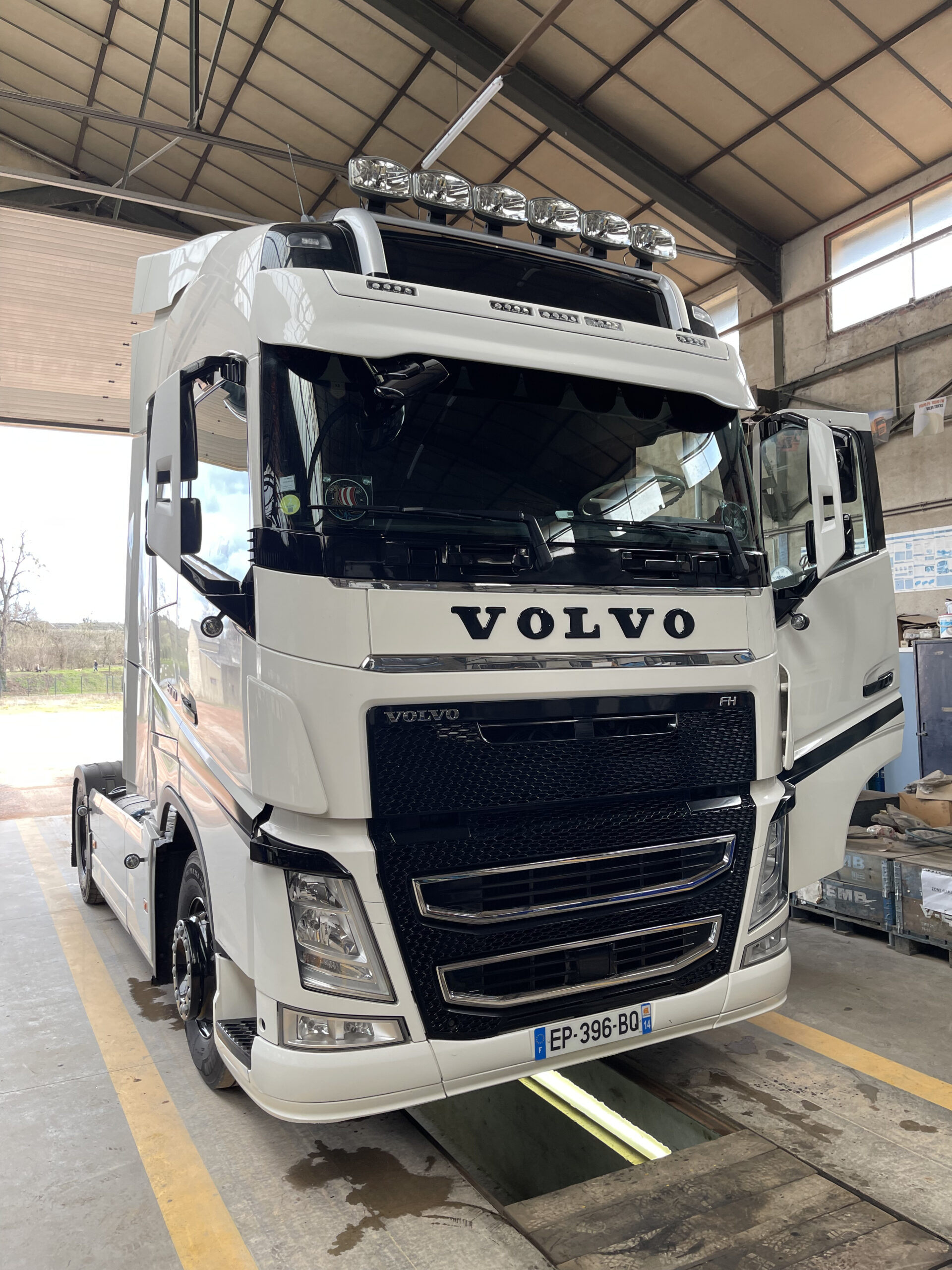 Photo d'un camion de marque volvo